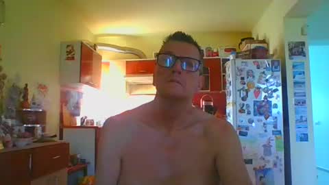 Snapshot of ulmeni4 chatting on 06/24/26, 05:06 ulmeni4 online show from 06/24/26, 05:06