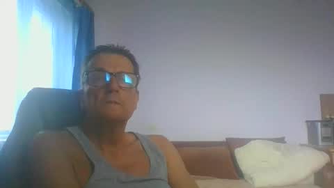 ulmeni7 online show from 10/24/25, 07:27