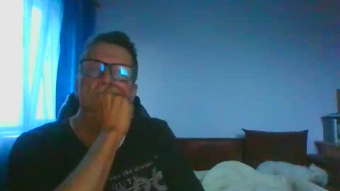Snapshot of ulmeni7 chatting on 06/05/26, 02:40 ulmeni7 online show from 06/05/26, 02:40