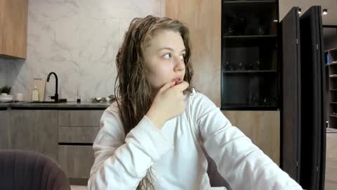 Melena online show from 01/17/26, 02:27