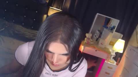 Snapshot of ultimatesexytrans chatting on 03/02/26, 09:32 Alex online show from 03/02/26, 09:32