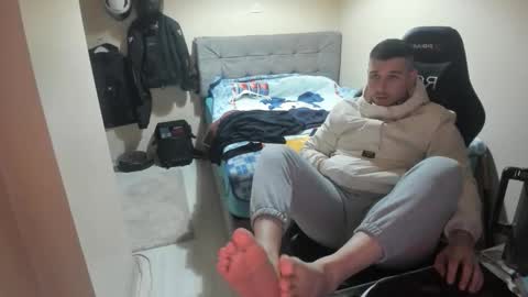 Snapshot of ulxer chatting on 04/25/26, 08:17 hi im mike tyson - online show from 04/25/26, 08:17