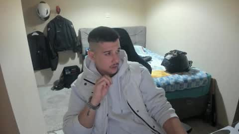 Snapshot of ulxer chatting on 04/30/26, 06:36 hi im mike tyson - online show from 04/30/26, 06:36