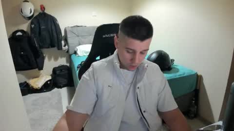 Snapshot of ulxer chatting on 06/18/26, 04:22 hi im mike tyson - online show from 06/18/26, 04:22
