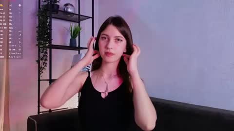 Snapshot of umbraelyon chatting on 07/04/26, 05:24 Liliane online show from 07/04/26, 05:24