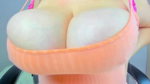 umnizza7777 online show from 02/12/25, 09:42