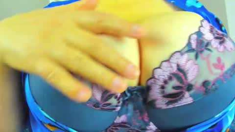 umnizza7777 online show from 10/27/25, 08:29