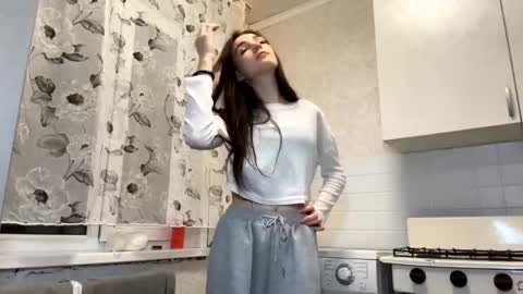 Isobelle lisi online show from 12/13/25, 07:53