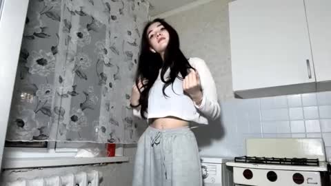 Isobelle lisi online show from 12/17/25, 04:02