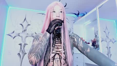 Snapshot of unachimbaherida chatting on 12/27/24, 03:53 Elle Danielle online show from 12/27/24, 03:53