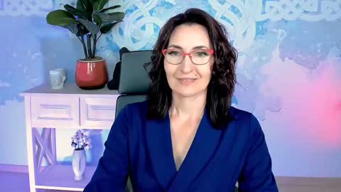 UnaTera online show from 10/10/25, 08:02