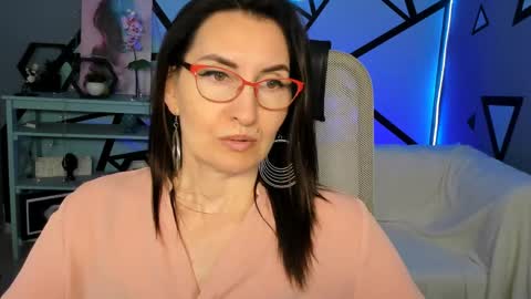 Snapshot of unatera chatting on 05/22/26, 06:20 UnaTera online show from 05/22/26, 06:20