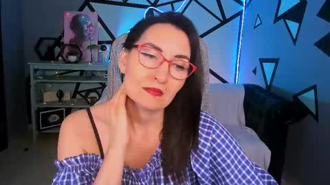 Snapshot of unatera chatting on 05/29/26, 06:11 UnaTera online show from 05/29/26, 06:11