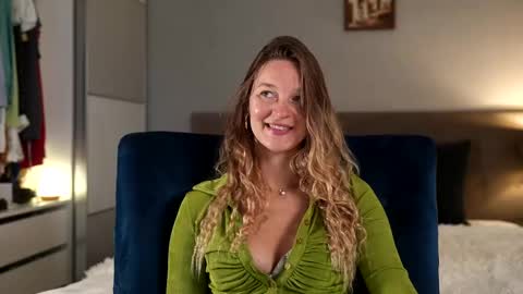 Snapshot of unbelievable__ chatting on 09/26/25, 04:05 Sasha online show from 09/26/25, 04:05