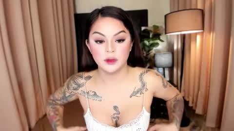 Lady tan online show from 09/17/25, 11:50