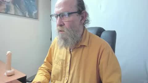 Snapshot of uncle_hottiecb chatting on 03/03/26, 05:41 Uncle Hottie online show from 03/03/26, 05:41