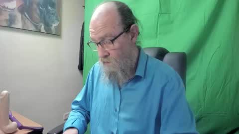 Snapshot of uncle_hottiecb chatting on 03/20/26, 06:57 Uncle Hottie online show from 03/20/26, 06:57