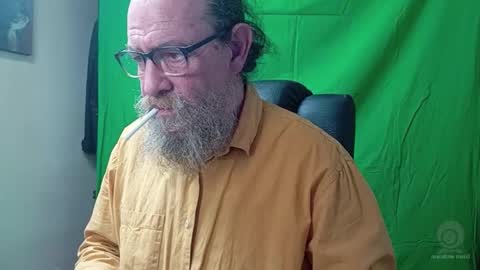 Snapshot of uncle_hottiecb chatting on 03/23/26, 04:44 Uncle Hottie online show from 03/23/26, 04:44