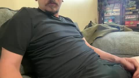 Snapshot of uncut_asseater chatting on 09/17/25, 01:46 uncut_asseater online show from 09/17/25, 01:46