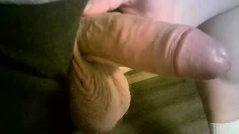 Snapshot of uncut_thick_daddy chatting on 04/08/26, 01:05 uncut_thick_daddy online show from 04/08/26, 01:05