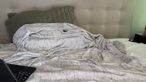 uncutnudist online show from 09/17/25, 12:23