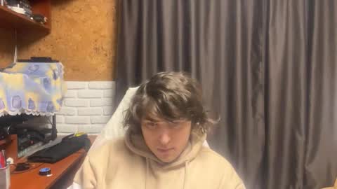 Anri online show from 10/23/25, 08:18