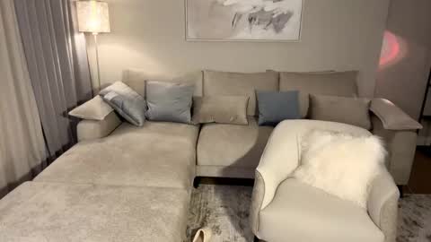 Dolly online show from 04/29/26, 08:26