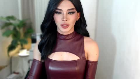 Snapshot of unique_taste69 chatting on 02/23/26, 05:21 Miss Andrea online show from 02/23/26, 05:21