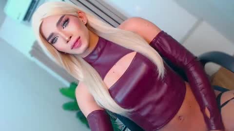 Miss Andrea online show from 04/11/26, 07:51