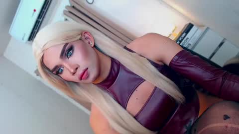 Miss Andrea online show from 04/15/26, 07:58