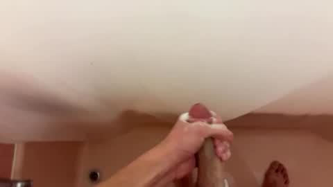 Snapshot of unkownjerker0324 chatting on 12/03/24, 02:25 YoungJerker online show from 12/03/24, 02:25