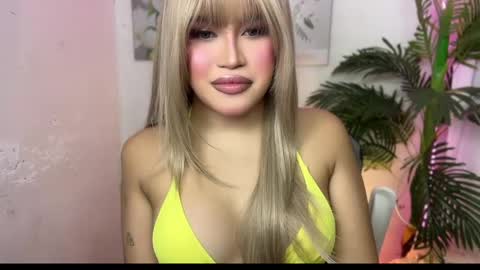 Snapshot of ur_bombshellpatty chatting on 05/01/26, 05:17 ur_bombshellpatty online show from 05/01/26, 05:17