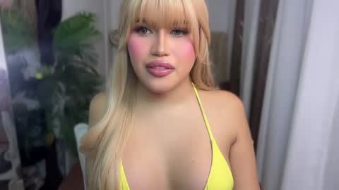 Snapshot of ur_bombshellpatty chatting on 05/17/26, 02:57 ur_bombshellpatty online show from 05/17/26, 02:57