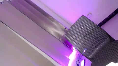 Snapshot of ur_caroline18 chatting on 10/04/25, 11:41 ur_caroline18 online show from 10/04/25, 11:41