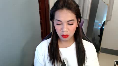 Vee online show from 01/02/25, 02:22