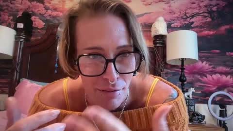 Snapshot of ur_daylee_dose chatting on 02/09/26, 12:25 Ur Daylee dose online show from 02/09/26, 12:25