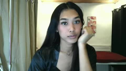 Snapshot of ur_dazzlingmorenaxx chatting on 06/26/26, 01:37 ur_dazzlingmorenaxx online show from 06/26/26, 01:37