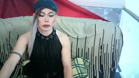 Snapshot of ur_dominatrix chatting on 04/29/26, 03:32 MISS ANNA online show from 04/29/26, 03:32