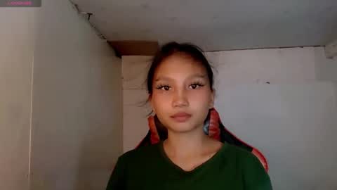 Snapshot of ur_hotjessa chatting on 02/19/26, 04:30 urpinay jessa online show from 02/19/26, 04:30