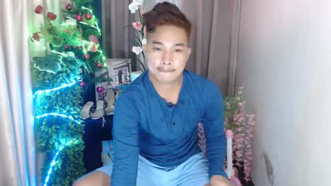 ur_hugechinito online show from 12/23/24, 04:28