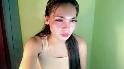 QUEENSY online show from 02/17/25, 02:31