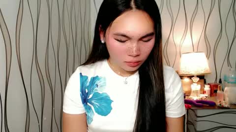 QUEENSY online show from 10/12/25, 04:28