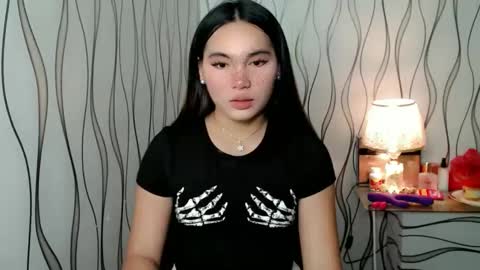 QUEENSY online show from 11/17/25, 01:11