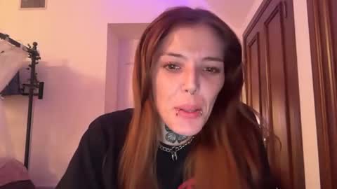 ur_little_kitten144 online show from 05/15/26, 10:22