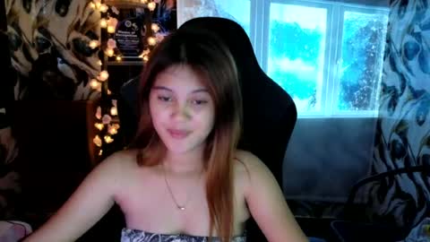 Snapshot of ur_prettyangel chatting on 07/10/26, 12:30 ur_prettyangel online show from 07/10/26, 12:30