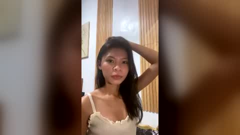 Snapshot of ur_prettylilzie chatting on 06/21/26, 02:19 ur_prettylilzie online show from 06/21/26, 02:19