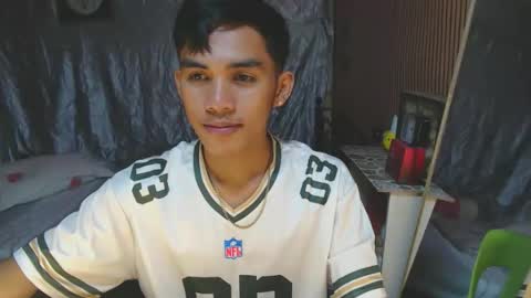 ur_shan21 online show from 11/24/25, 05:56