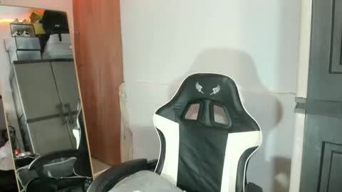 ur_shan21 online show from 05/29/26, 07:12