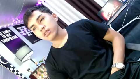 Snapshot of ur_shan21 chatting on 08/04/26, 07:33 ur_shan21 online show from 08/04/26, 07:33