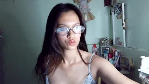 Snapshot of ur_sinfulangel chatting on 07/12/26, 05:59 lovelyangel online show from 07/12/26, 05:59